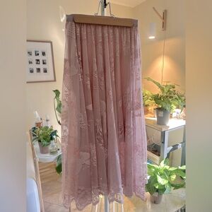 Midi pink skirt with lace overlay